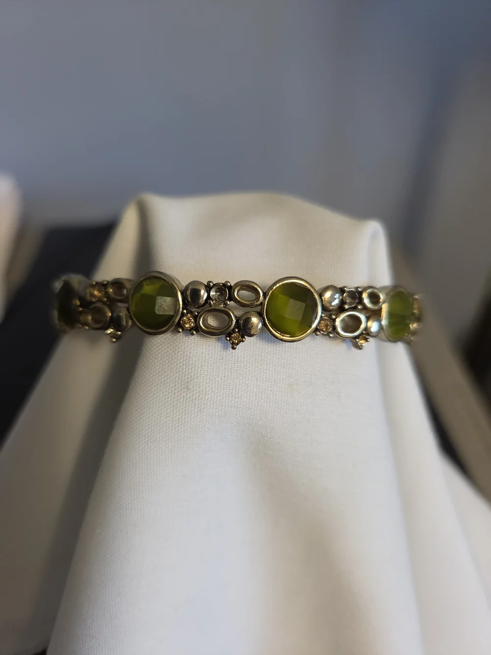 Vtg Monet Green Faceted Stones w Gold-Tone & Golden Rhinestone Accents Bracelet